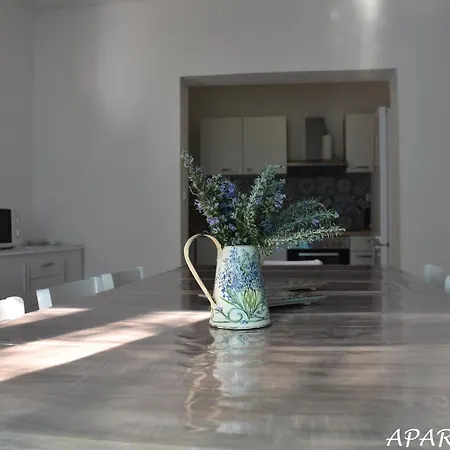 Luka Appartement *