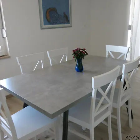 Luka Appartement *